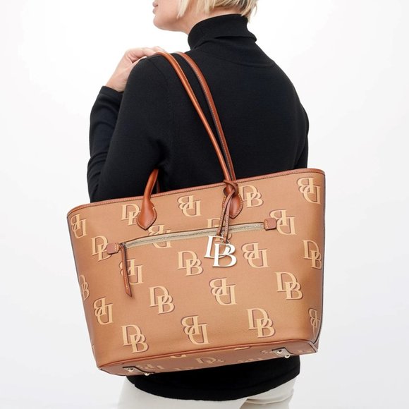 NWT Dooney & Bourke Pebbled Leather Monogram Large Saddle Tote Bag - Picture 1 of 9